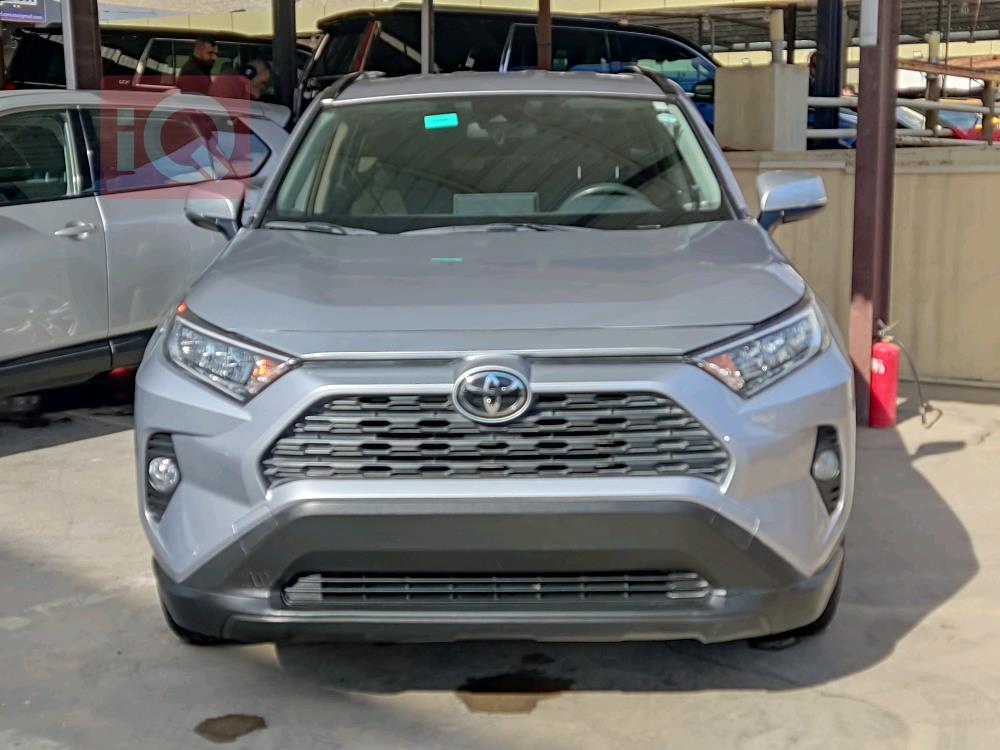 تۆیۆتا ڕاڤ 4